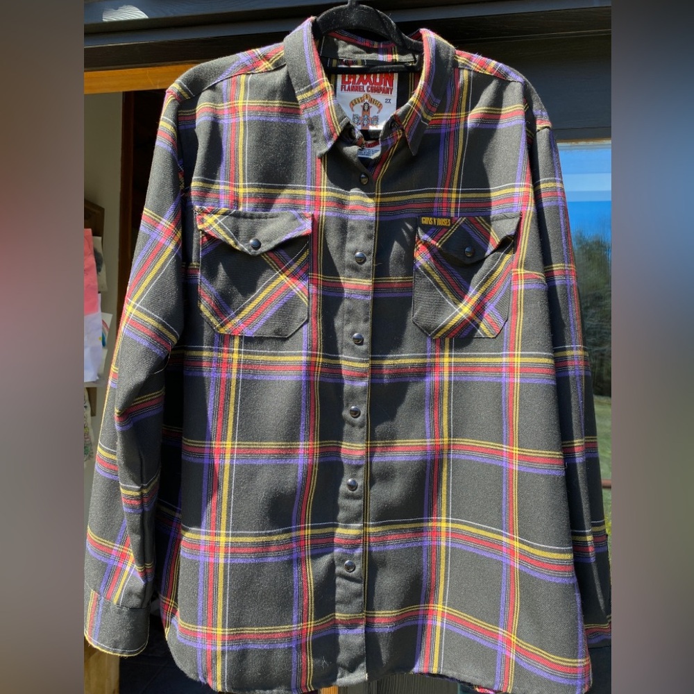 Dixxon Flannel Company Women’s button down size 2XL Guns and Roses shirt